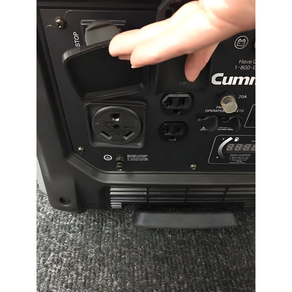 Cummins P4500i 3700W/4500W Onan A058U955 Remote Start Portable Gas Inverter Generator