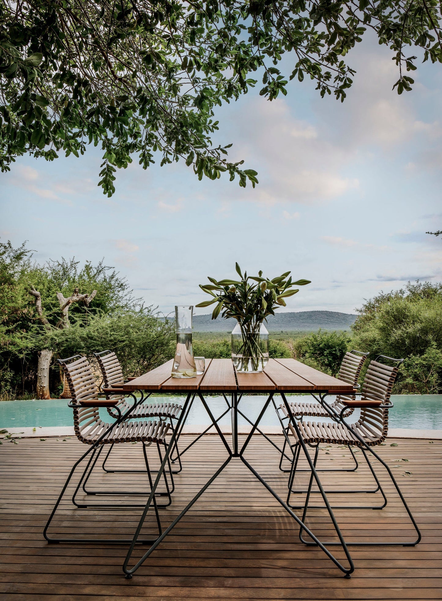 HOUE SKETCH Outdoor Dining Table