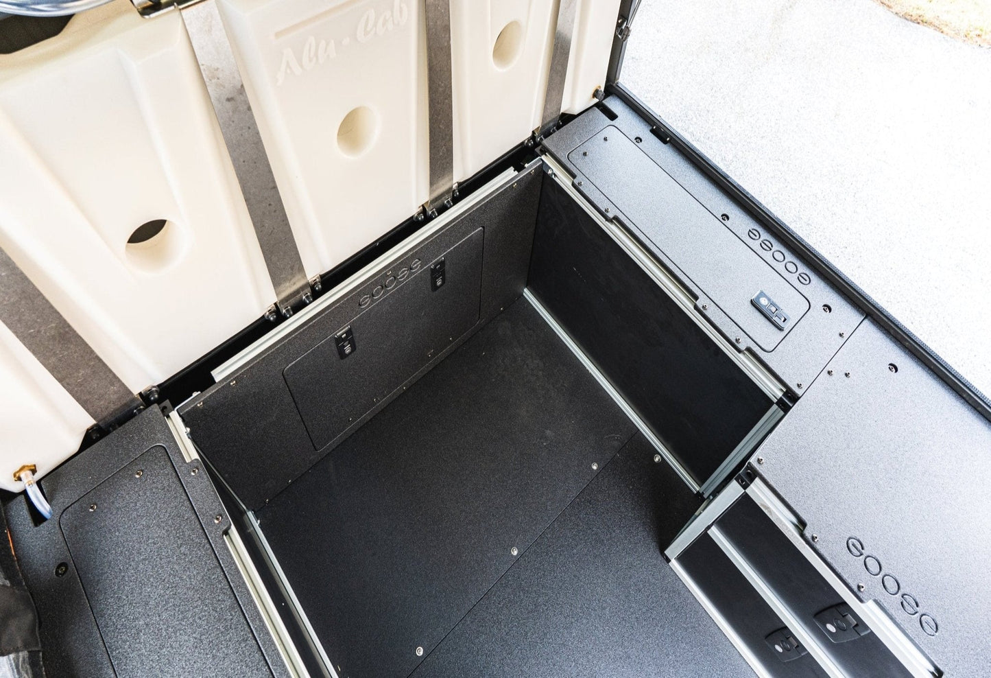 GOOSE GEAR Alu-Cab Canopy Camper V2 - Ford Ranger 2019-2023 4th Gen. - Front Utility Module - 5' Bed - 3333-GGR-SH