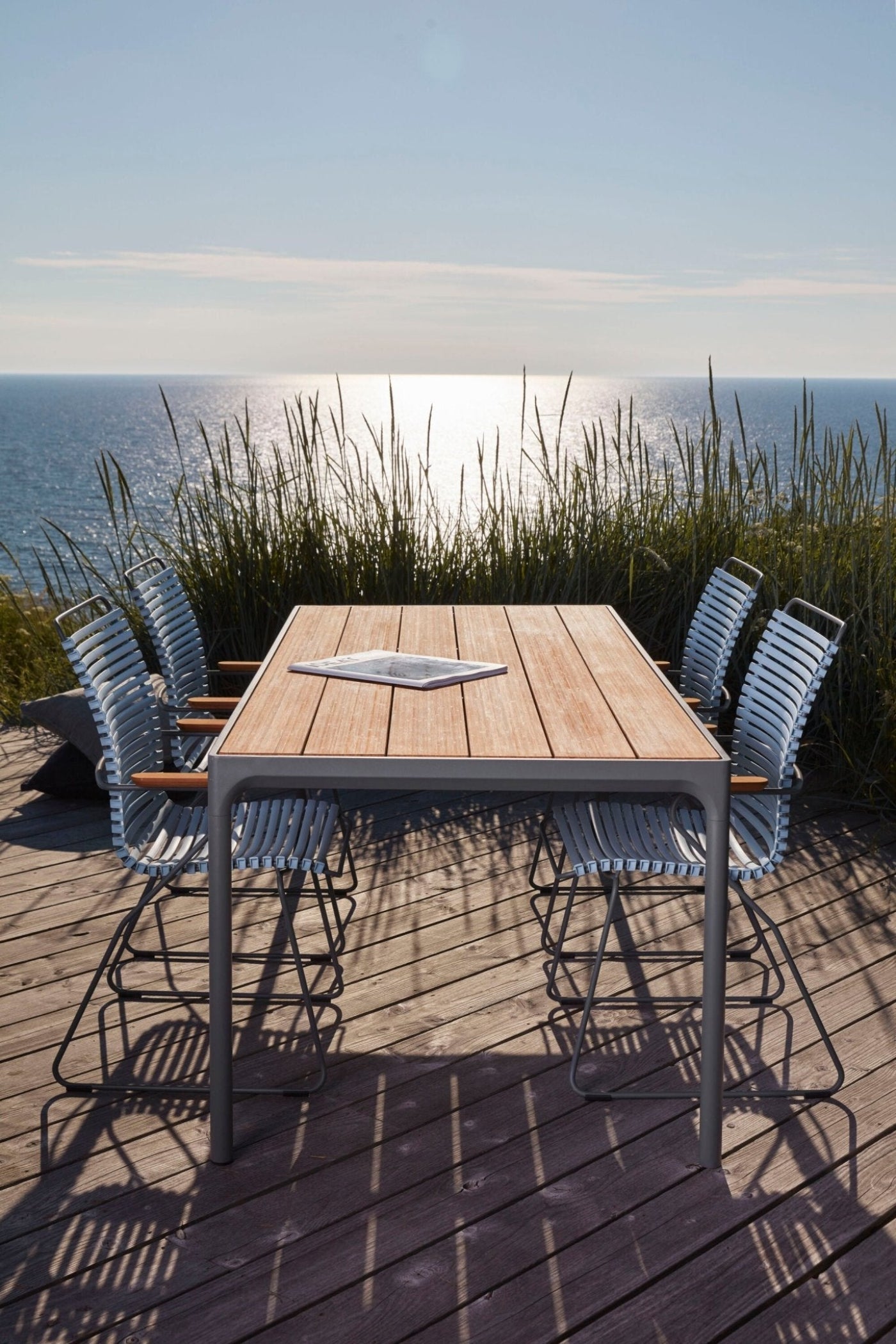 HOUE FOUR Dining Table
