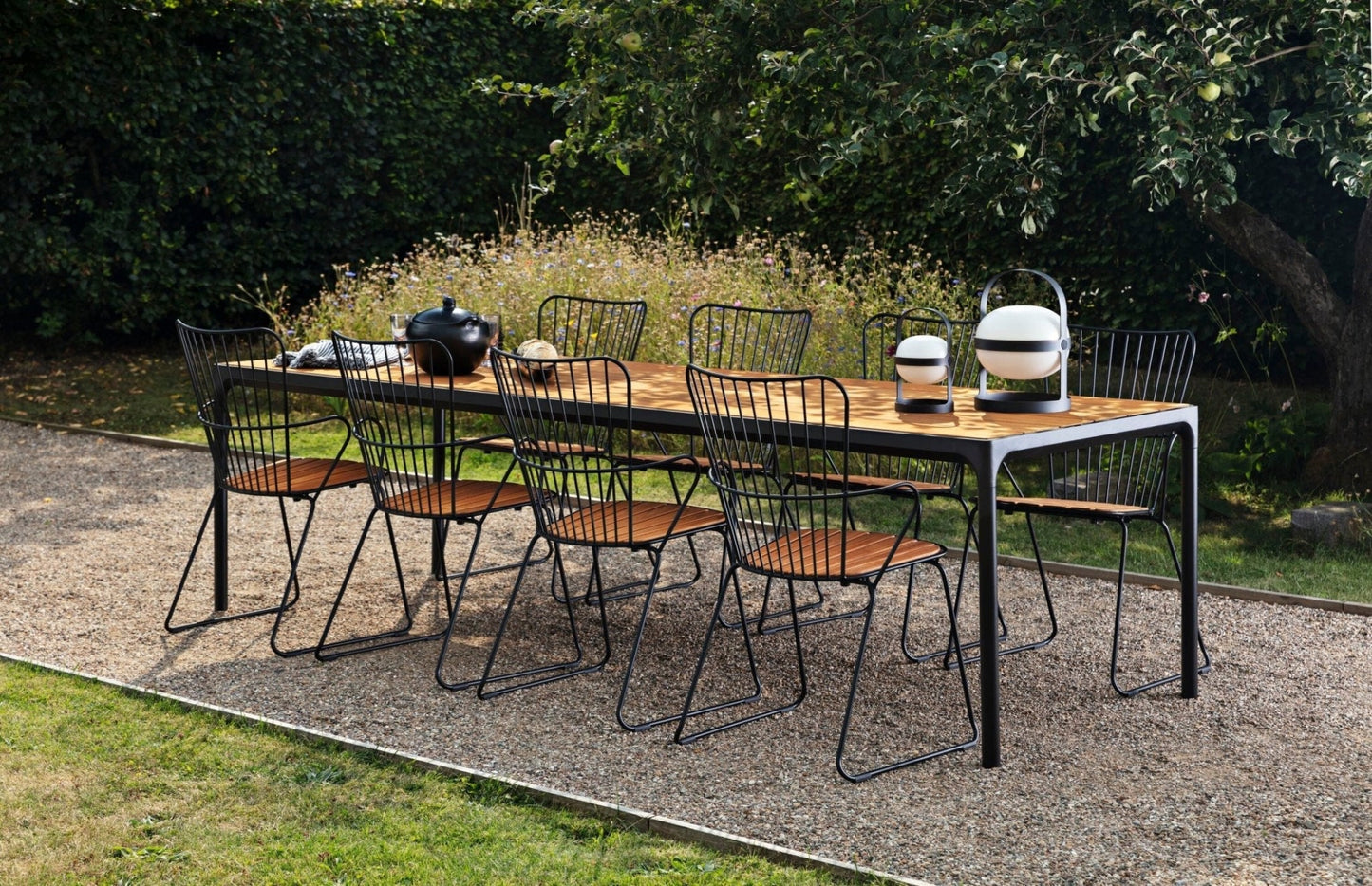 HOUE FOUR Dining Table