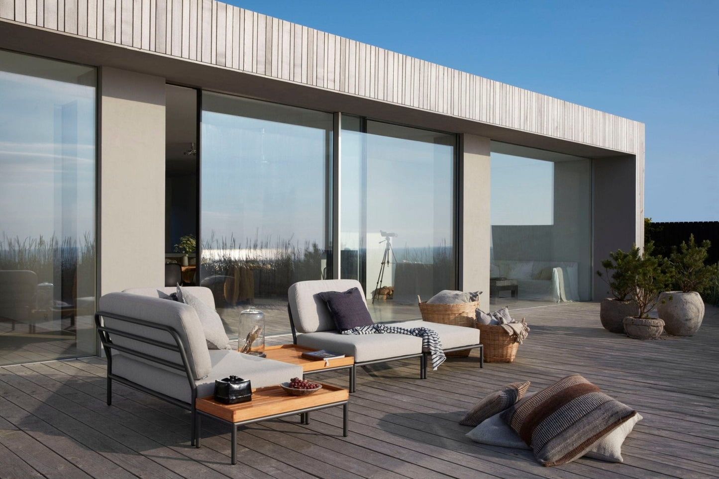 HOUE LEVEL Side Table
